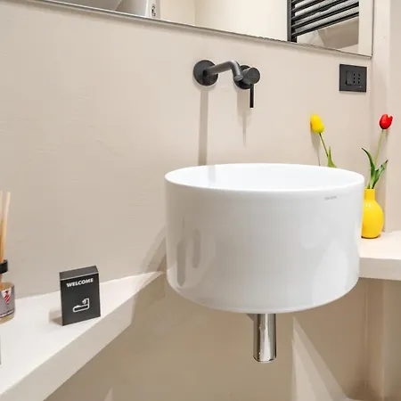 Domus 1435 - Iconic In Centro Aparthotel 3*